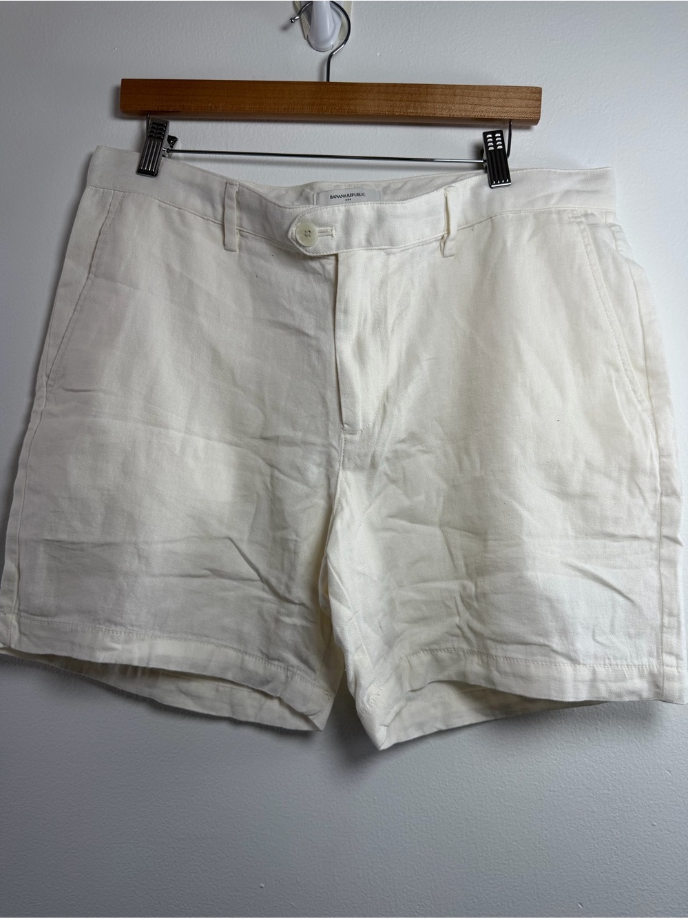 NWT Banana Republic chino coastal Men’s Linen Blend 7” Shorts White Size 35